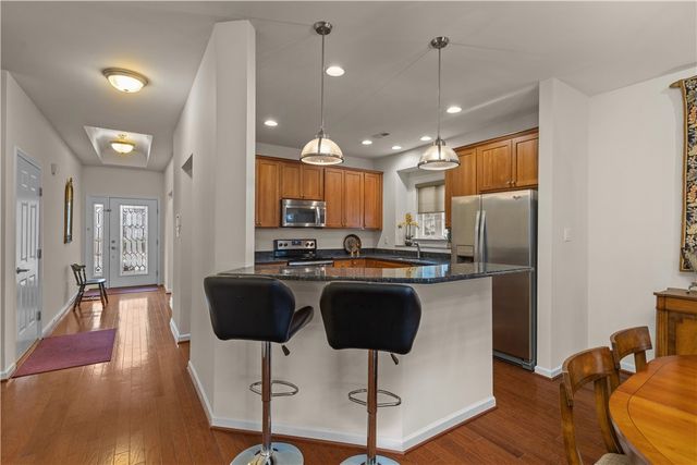 137 Freedom Ln, Ohio Twp, PA 15143