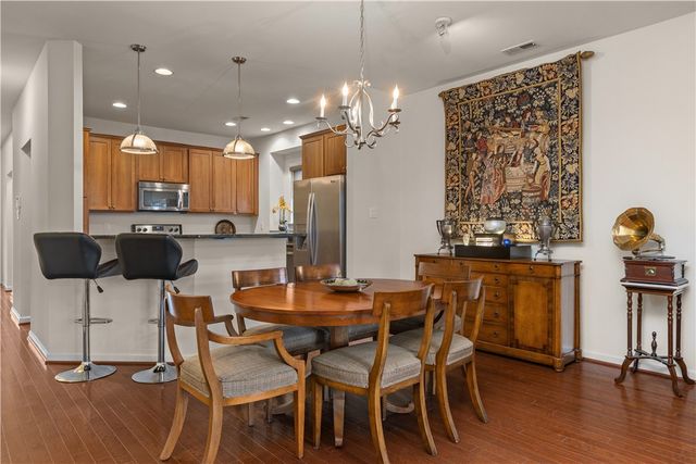 137 Freedom Ln, Ohio Twp, PA 15143