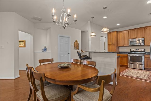 137 Freedom Ln, Ohio Twp, PA 15143