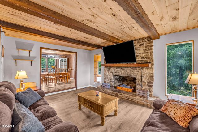 1131 Lindsey Drive, Sevierville, TN 37876