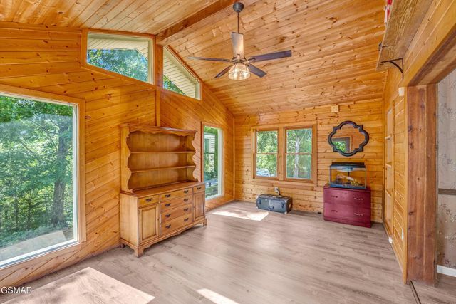 1131 Lindsey Drive, Sevierville, TN 37876