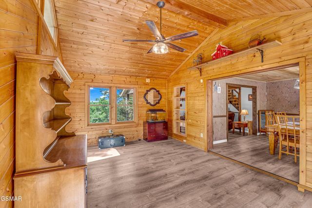 1131 Lindsey Drive, Sevierville, TN 37876