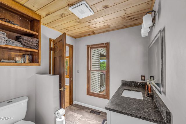 1131 Lindsey Drive, Sevierville, TN 37876