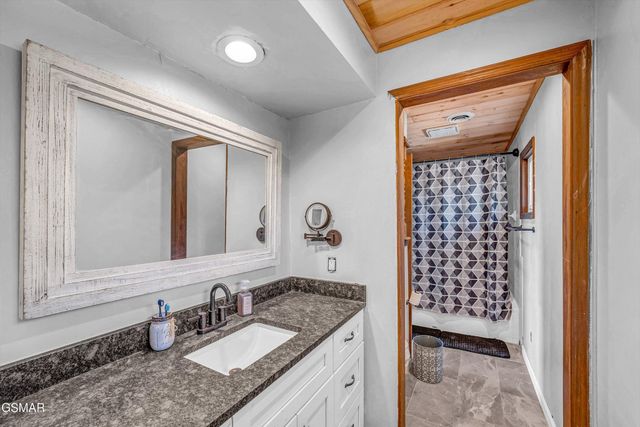 1131 Lindsey Drive, Sevierville, TN 37876