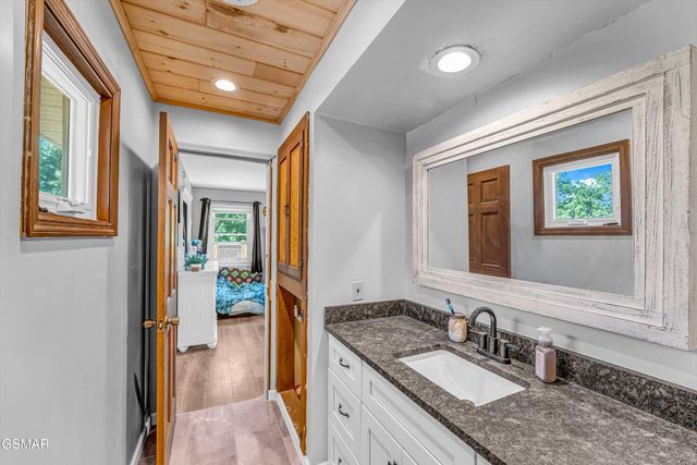 1131 Lindsey Drive, Sevierville, TN 37876