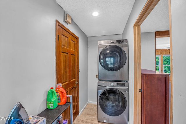 1131 Lindsey Drive, Sevierville, TN 37876
