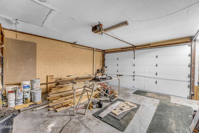 1131 Lindsey Drive, Sevierville, TN 37876