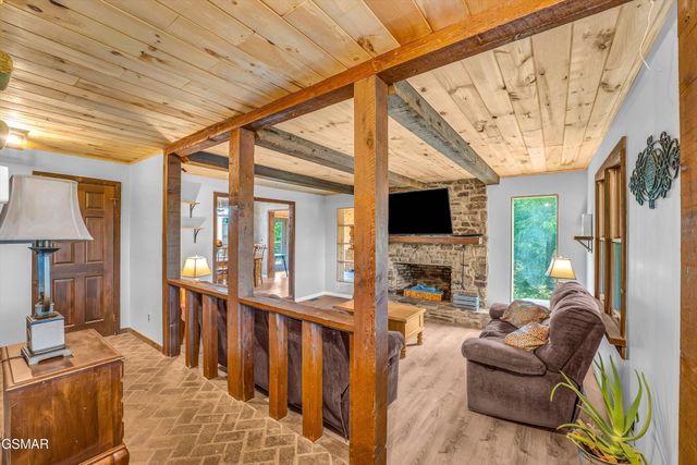 1131 Lindsey Drive, Sevierville, TN 37876