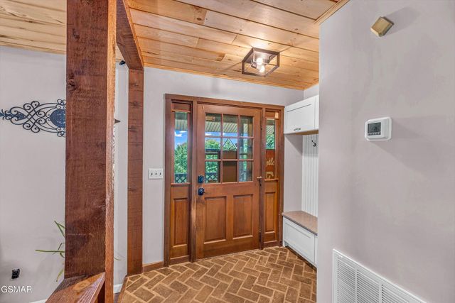 1131 Lindsey Drive, Sevierville, TN 37876