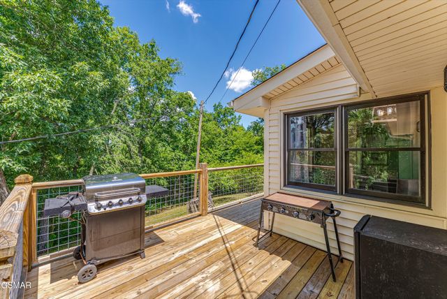 1131 Lindsey Drive, Sevierville, TN 37876