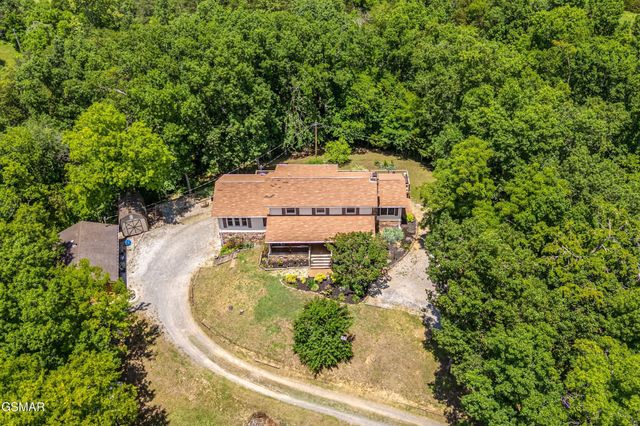 1131 Lindsey Drive, Sevierville, TN 37876