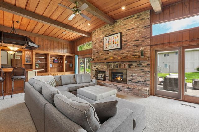 1473 Windemere Drive NE, Fridley, MN 55421