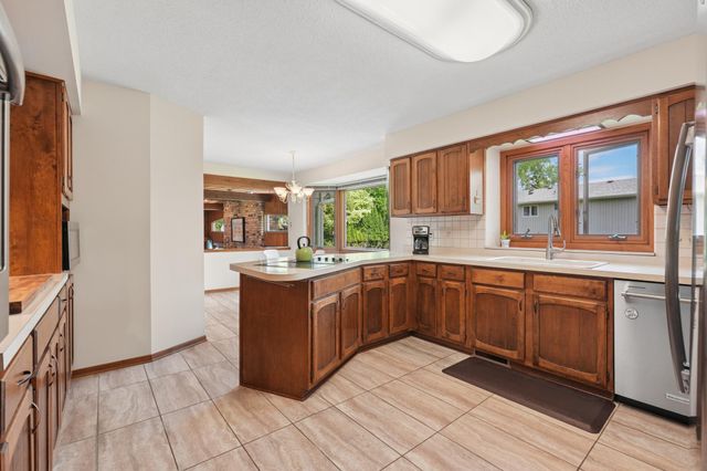 1473 Windemere Drive NE, Fridley, MN 55421