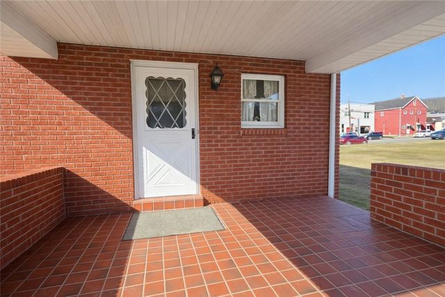 404 Indiana Avenue, Avonmore, PA 15618