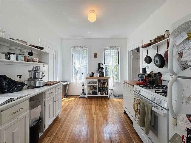 57 Bartlett St 2, Somerville, MA 02145