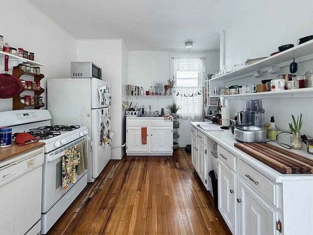 57 Bartlett St 2, Somerville, MA 02145