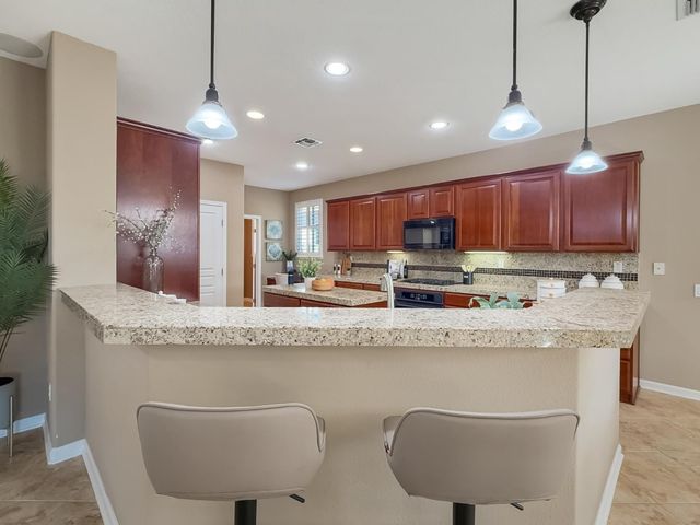 1143 Fairway Valley Ln, Lincoln, CA 95648
