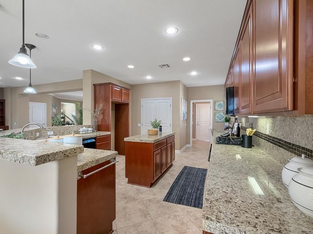 1143 Fairway Valley Ln, Lincoln, CA 95648