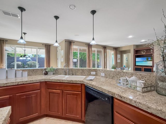 1143 Fairway Valley Ln, Lincoln, CA 95648