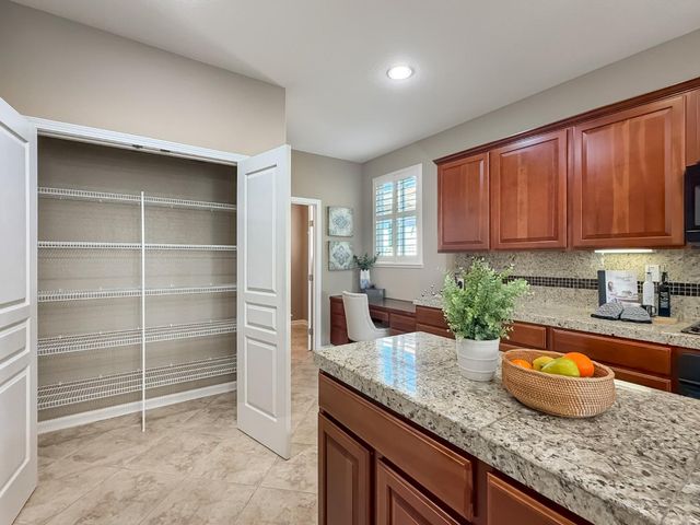 1143 Fairway Valley Ln, Lincoln, CA 95648