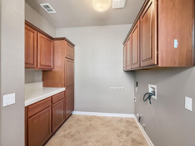1143 Fairway Valley Ln, Lincoln, CA 95648