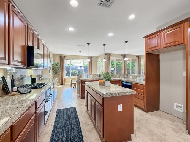 1143 Fairway Valley Ln, Lincoln, CA 95648