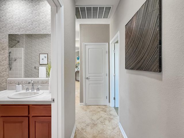 1143 Fairway Valley Ln, Lincoln, CA 95648