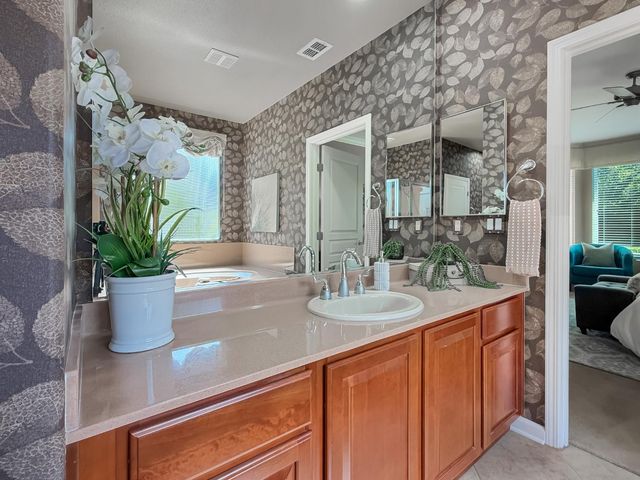 1143 Fairway Valley Ln, Lincoln, CA 95648