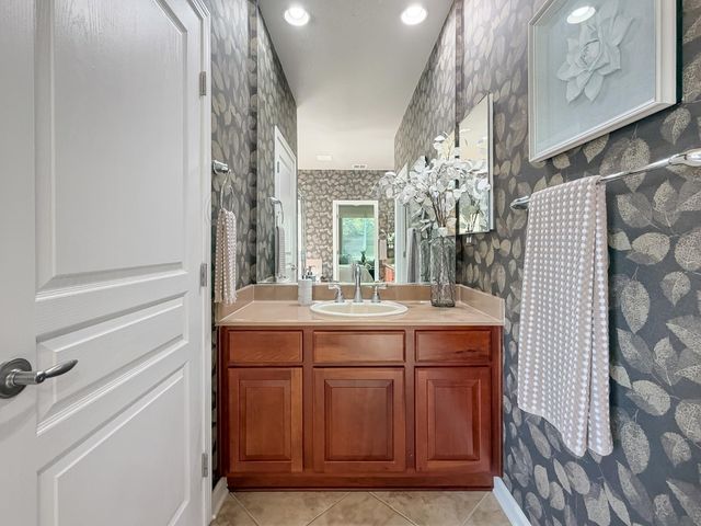 1143 Fairway Valley Ln, Lincoln, CA 95648