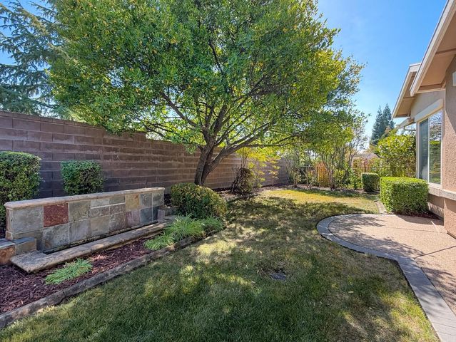1143 Fairway Valley Ln, Lincoln, CA 95648