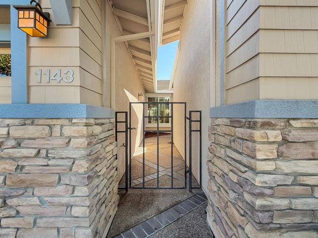 1143 Fairway Valley Ln, Lincoln, CA 95648