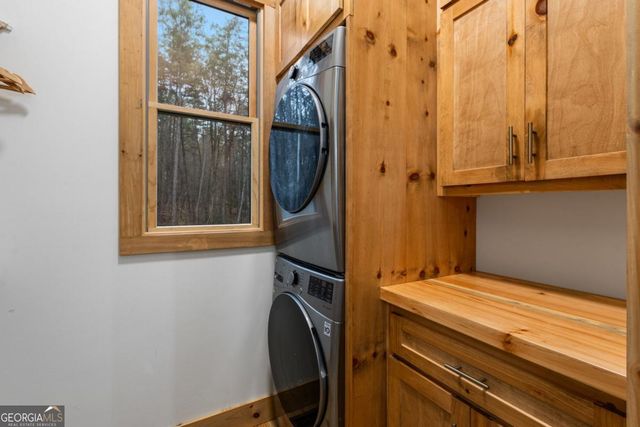 649 Lees Ride, Mccaysville, GA 30555