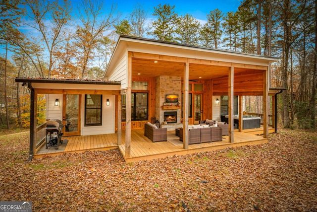 649 Lees Ride, Mccaysville, GA 30555