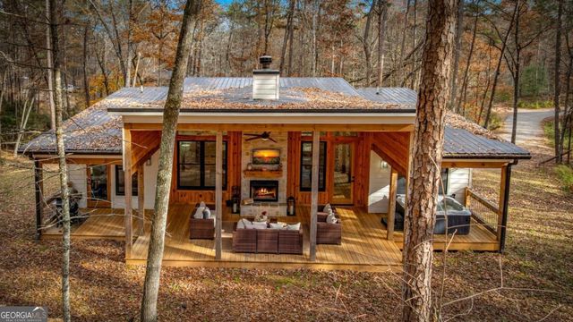 649 Lees Ride, Mccaysville, GA 30555