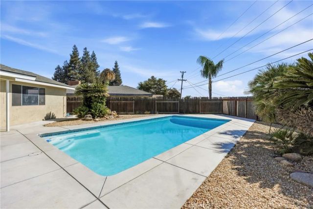 917 Elizabeth Court, Bakersfield, CA 93308