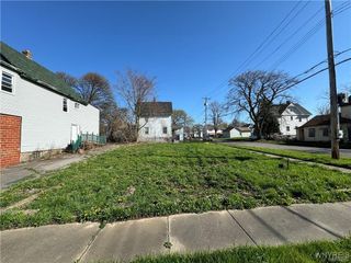 928 Centre Avenue, Niagara Falls, NY 14305