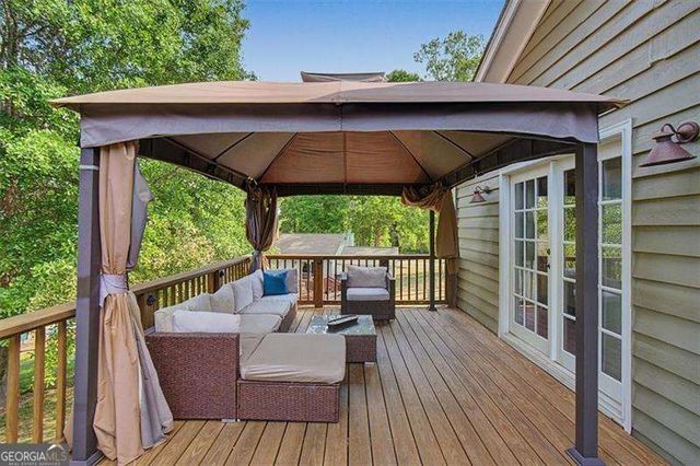 904 Andover Court, Woodstock, GA 30188