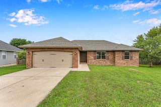 3075 East Colonial Court, Republic, MO 65738