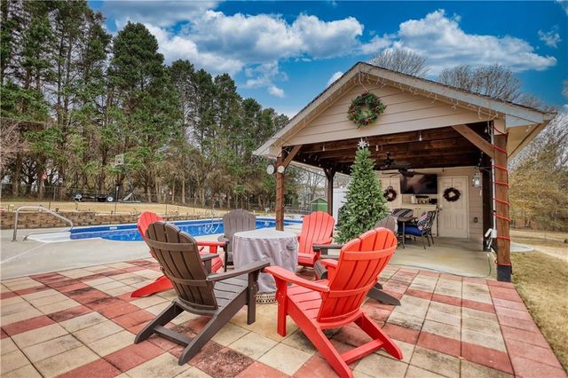 2822 Green Road, Loganville, GA 30052