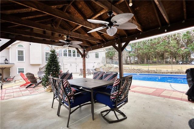 2822 Green Road, Loganville, GA 30052