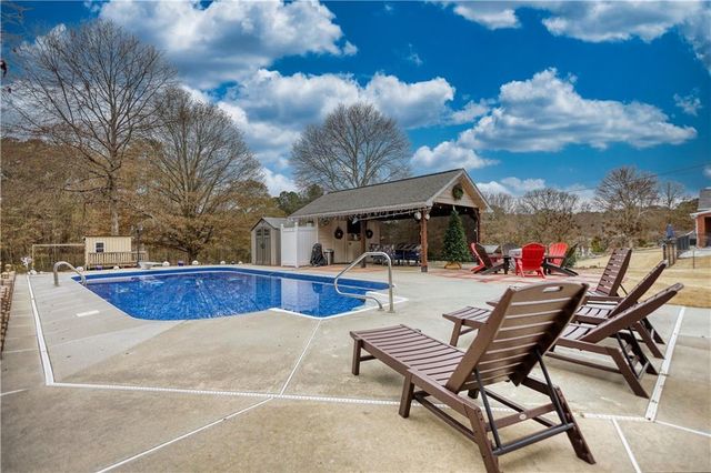 2822 Green Road, Loganville, GA 30052