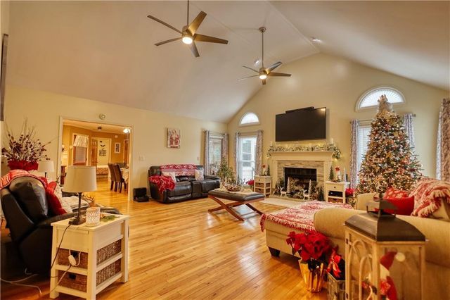 2822 Green Road, Loganville, GA 30052