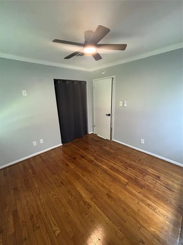 10510 Sierra Drive, Houston, TX 77051