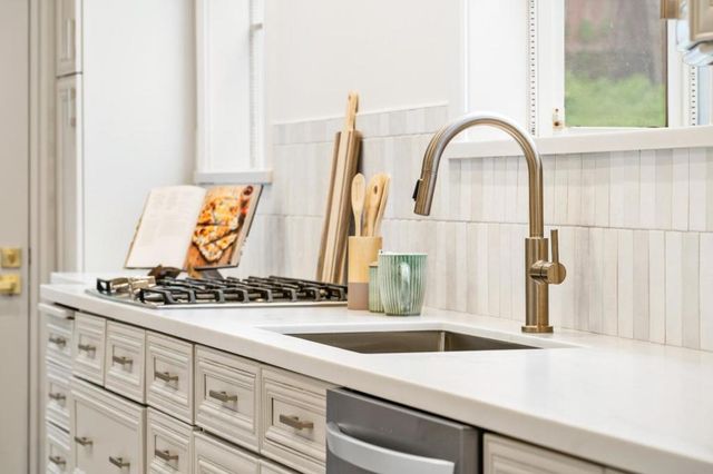 335 Chicago Way, San Francisco, CA 94112