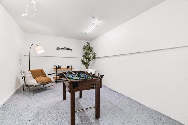 335 Chicago Way, San Francisco, CA 94112