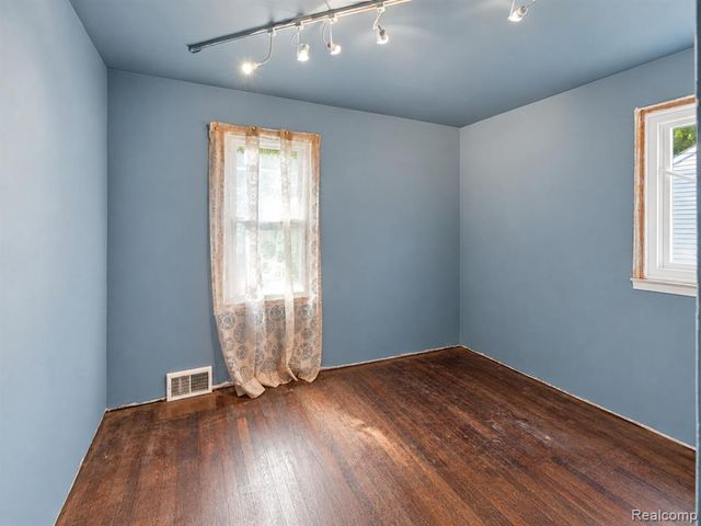 751 E Hazelhurst Street, Ferndale, MI 48220