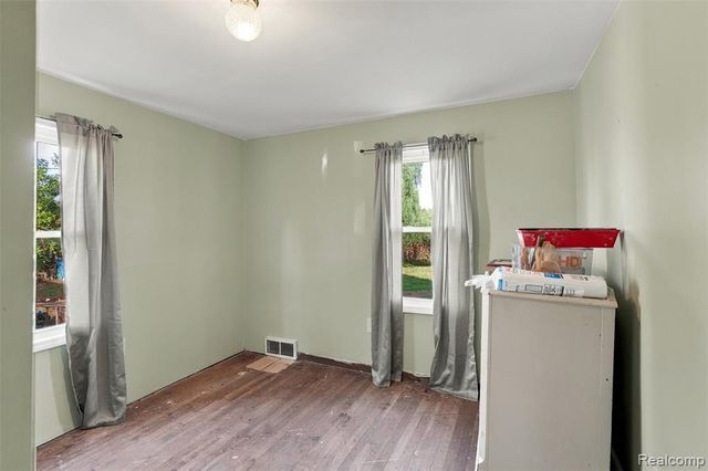 751 E Hazelhurst Street, Ferndale, MI 48220