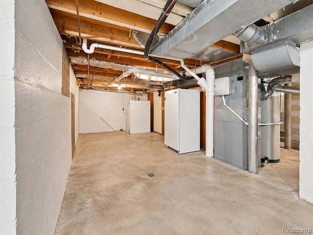 751 E Hazelhurst Street, Ferndale, MI 48220