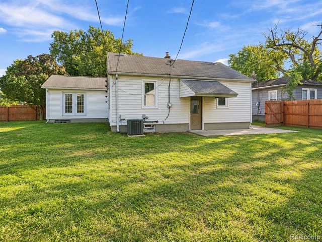751 E Hazelhurst Street, Ferndale, MI 48220