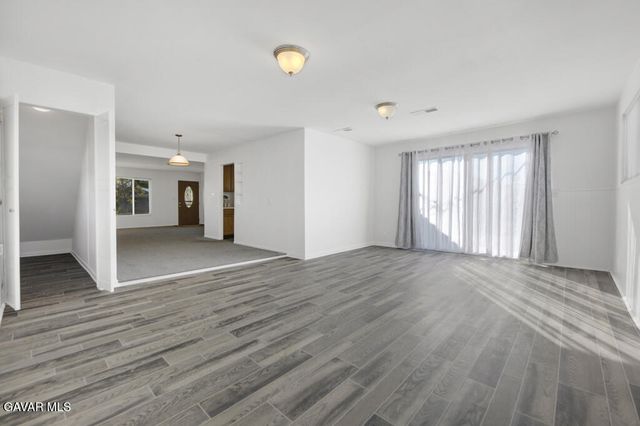 44321 E 4th Street, Lancaster, CA 93535